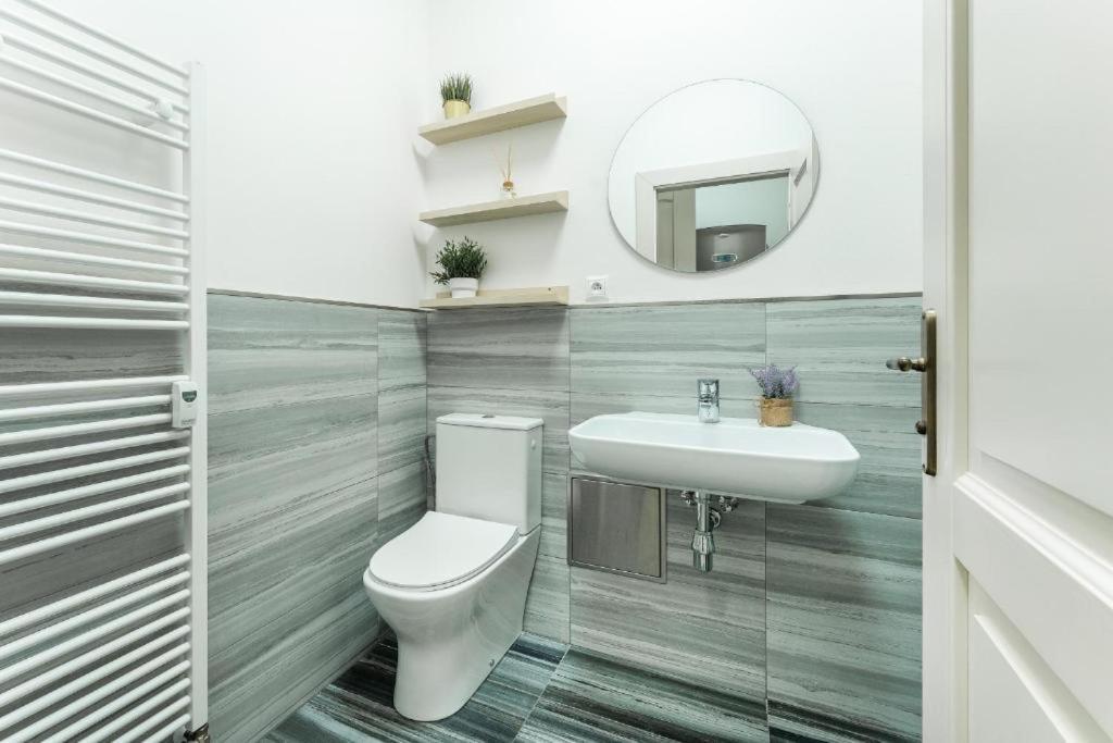 Nice Apartman In New Town * Praag